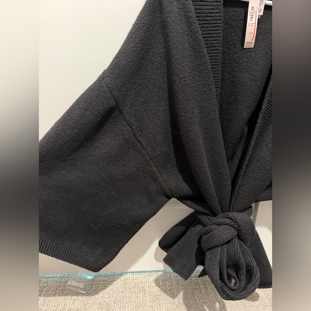 Victoria Secret Black Women's Sweater - Picture 5 of 9